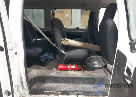 2013 Ford E-350 Super Duty Xl z USA, uszkodzony, nr VIN 1FBSS3BL9DDB09104